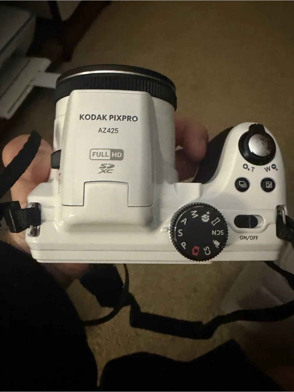 Kodak Pixpro AZ425 Digital Camera Bundle